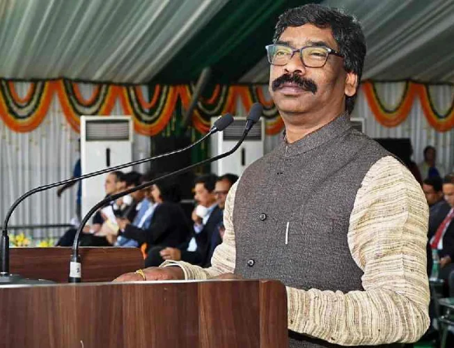 A political scenario in Jharkhand unfolds as Chief Minister Hemant Soren faces Enforcement Directorate (ED) interrogation in connection with an alleged money laundering case. Speculations arise about his wife, Kalpana Soren, being considered as a possible successor amidst legal complexities.