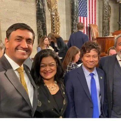 Indian-American community members and IIT graduates in a graduation ceremony