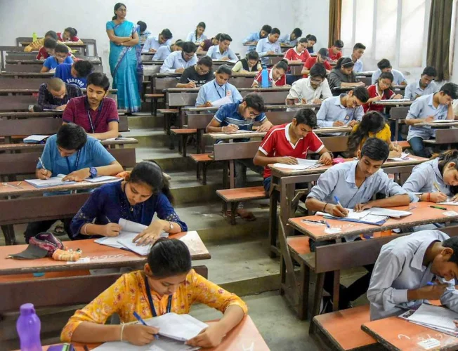 ppy students celebrating JEE Main Session 1 results.