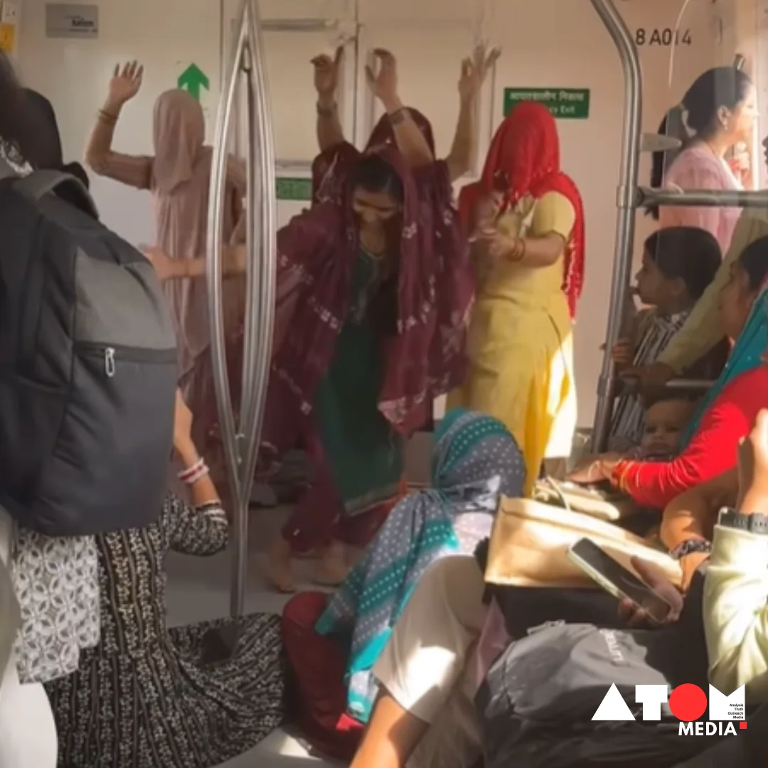 Women sang traditional songs and danced inside the ladies' coach in Delhi metro. (Photo: Sakshi Singh/Instagram)