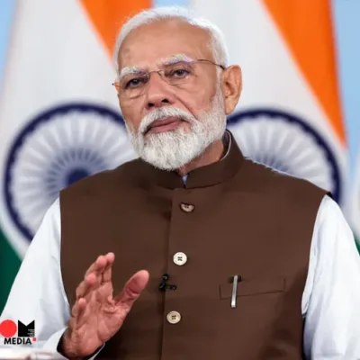 Prime Minister Narendra Modi praises Varun Alagh, co-founder of Mamaearth, for his inspiring startup journey during the Vishesh Sampark Abhiyan event, highlighting the transformative power of India's digital revolution.