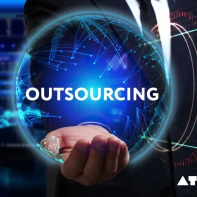 A graph depicting a line declining over time, symbolizing the shortening duration of IT outsourcing contracts.