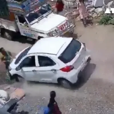 Alarming trend in Pune! 2nd incident in weeks: 17-year-old driver injures woman in road rage (video). Calls rise for stricter action against reckless underage driving.