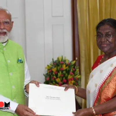 Prime Minister Narendra Modi and his Union Council of Ministers tendering their resignations to President Murmu.