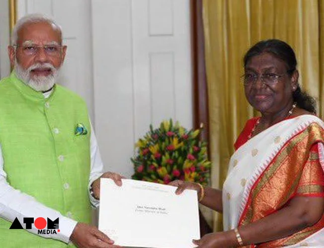 Prime Minister Narendra Modi and his Union Council of Ministers tendering their resignations to President Murmu.